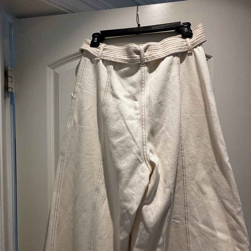 Farm Rio
Belted Wide-Leg Twill Pants - Picture 12 of 14